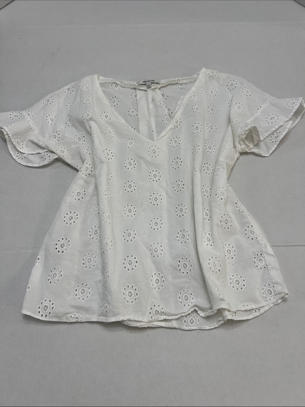 MADEWELL WHITE EYELET FLUTTER SLEEVE PREPPY BLOUSE TOP COTTON MEDIUM